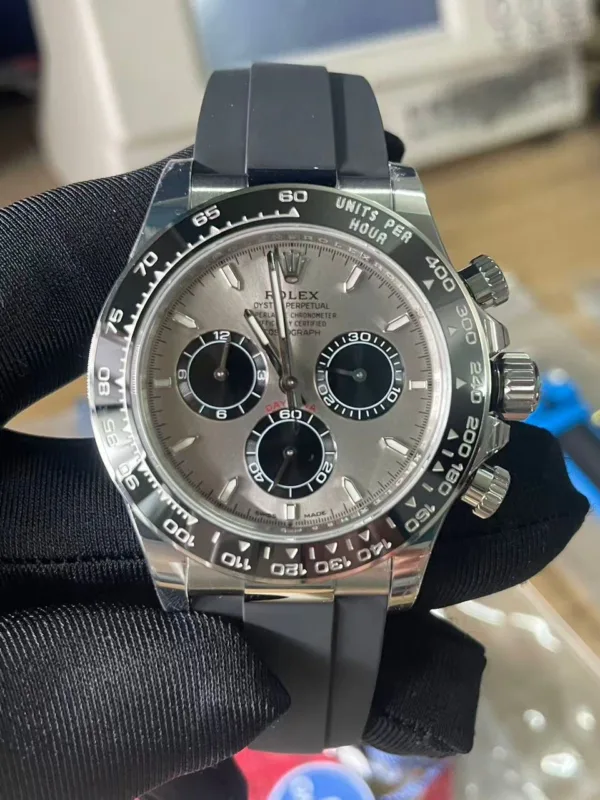 4e343eb8-8b3a-4941-8ca2-ea0143788814 Rolex Daytona oysterflex gris