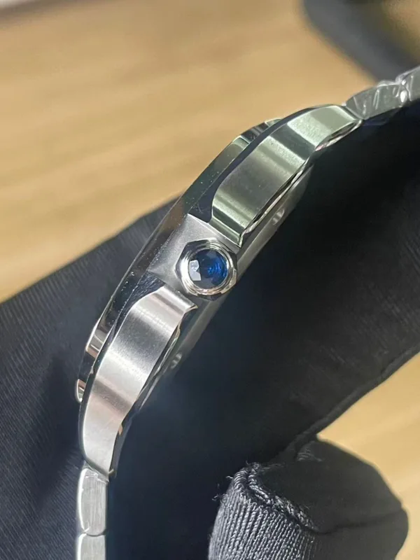 cb35b163-0ec6-4f01-94fe-a7611c401956 Cartier santos XL azul